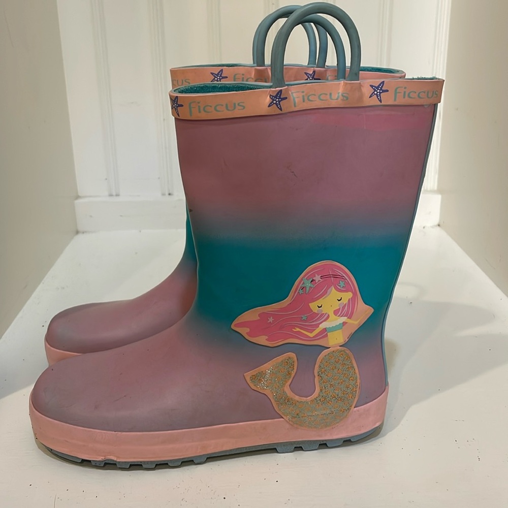 Girls rain boots size 2
